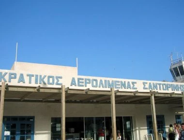 Συλλήψεις 5 αλοδαπών στην Σαντορίνη - Προσπάθησαν να ταξιδέψουν στην Ευρώπη με πλαστά έγγραφα